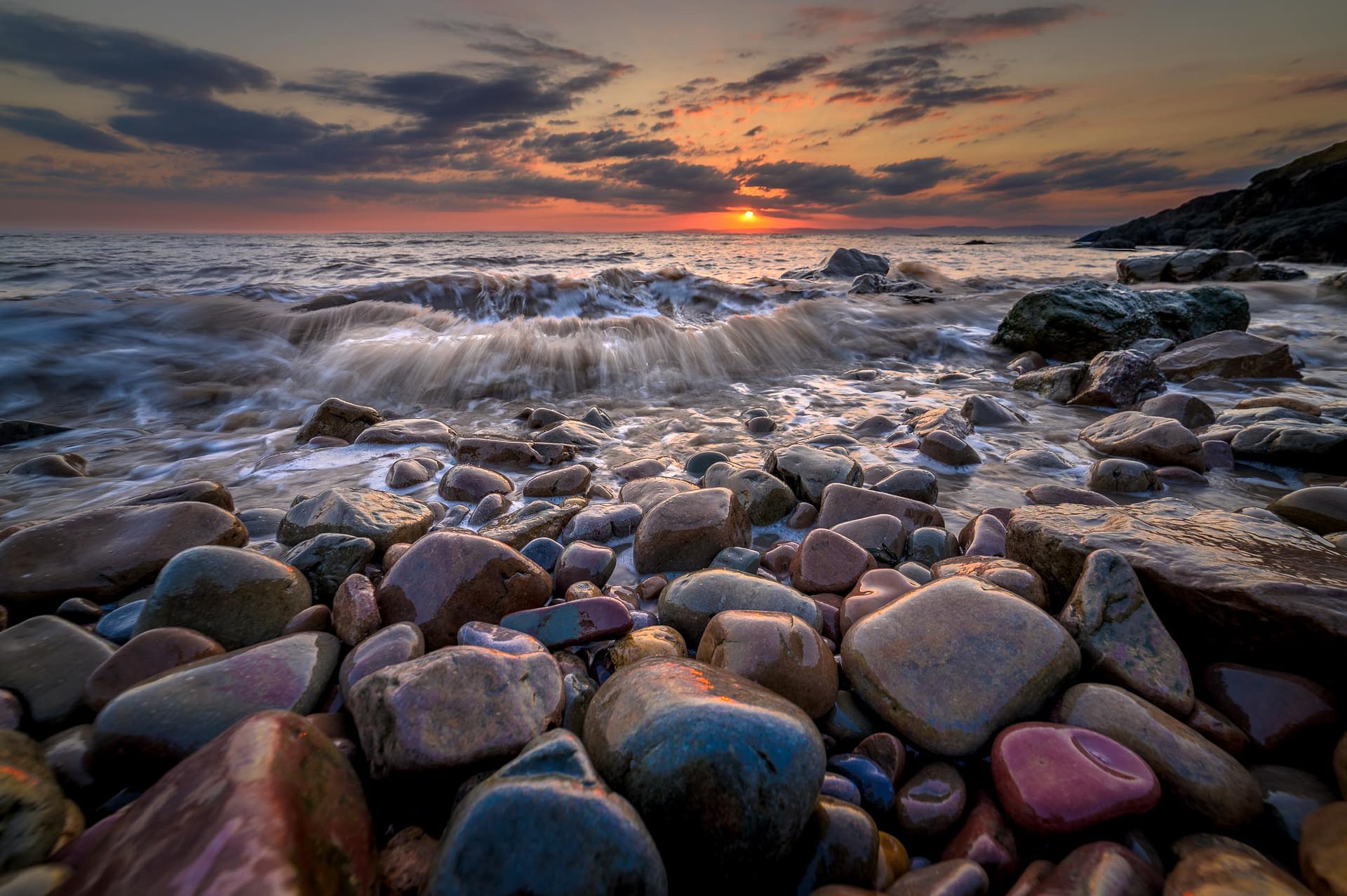 Pibble Wave Pebble Waves | Photo Inspire