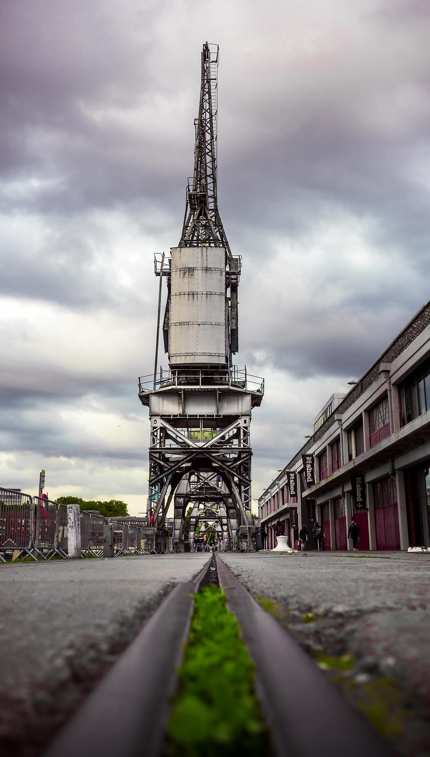 Moody Crane