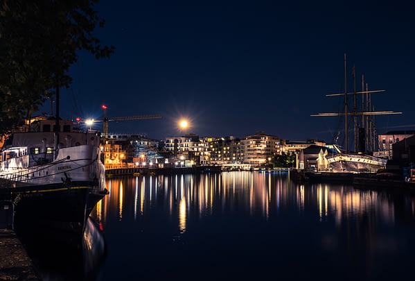 Bright Moon Harbour
